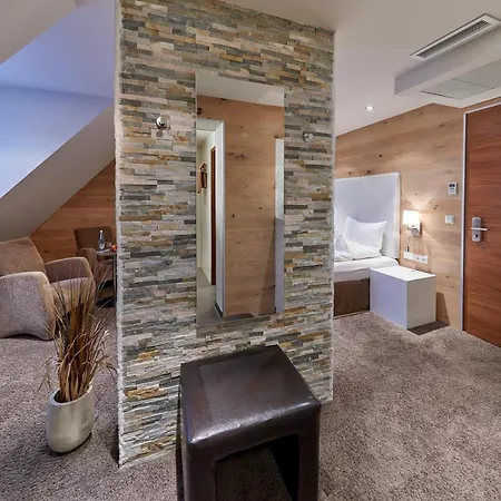 酒店 Reichsstadt - Und Restaurant 哥根巴赫